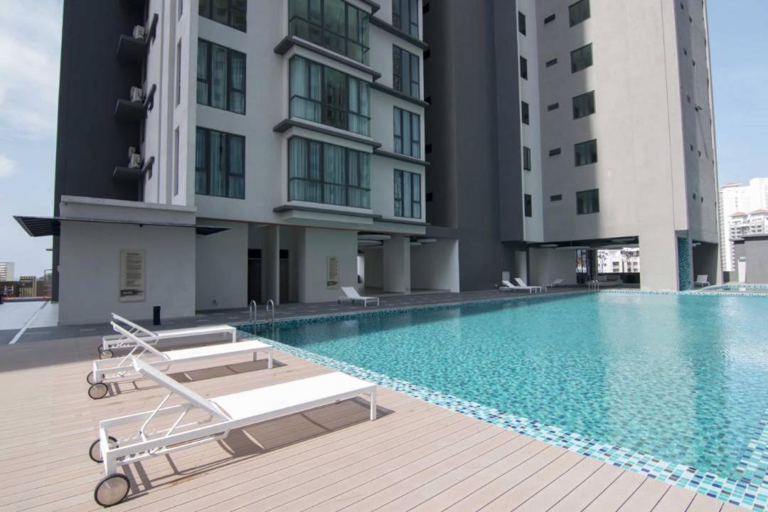 Jazz 313 Cosy 2-Bedroom Suite With Pool & Seaview Bagan Jermal ภายนอก รูปภาพ